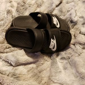 Women Nike Slides non-negotiable